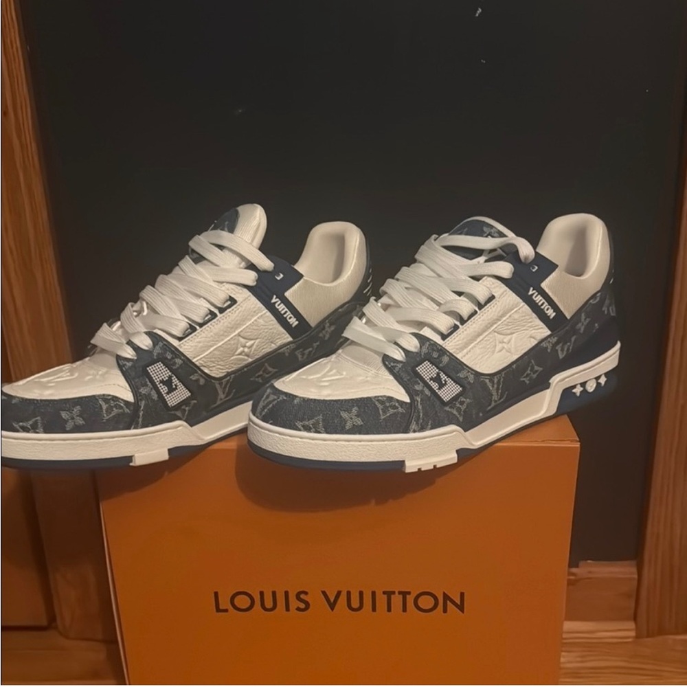 Louis Vuitton Men's White and
Blue Sneakers
$1,200 Size: 11 | Louis Vuitton